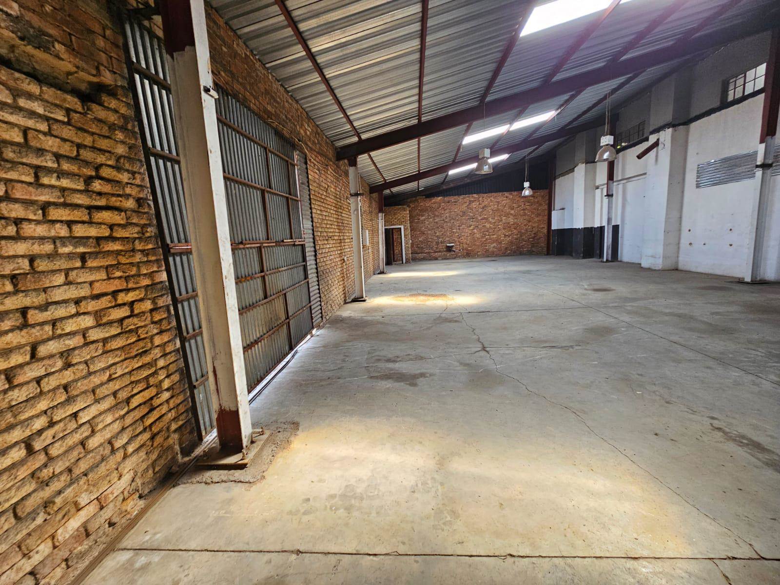 300  m² Industrial space in Brakpan Central photo number 3