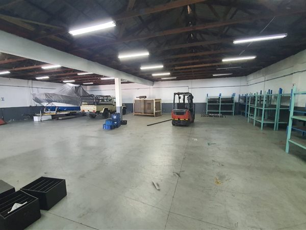 600  m² Industrial space