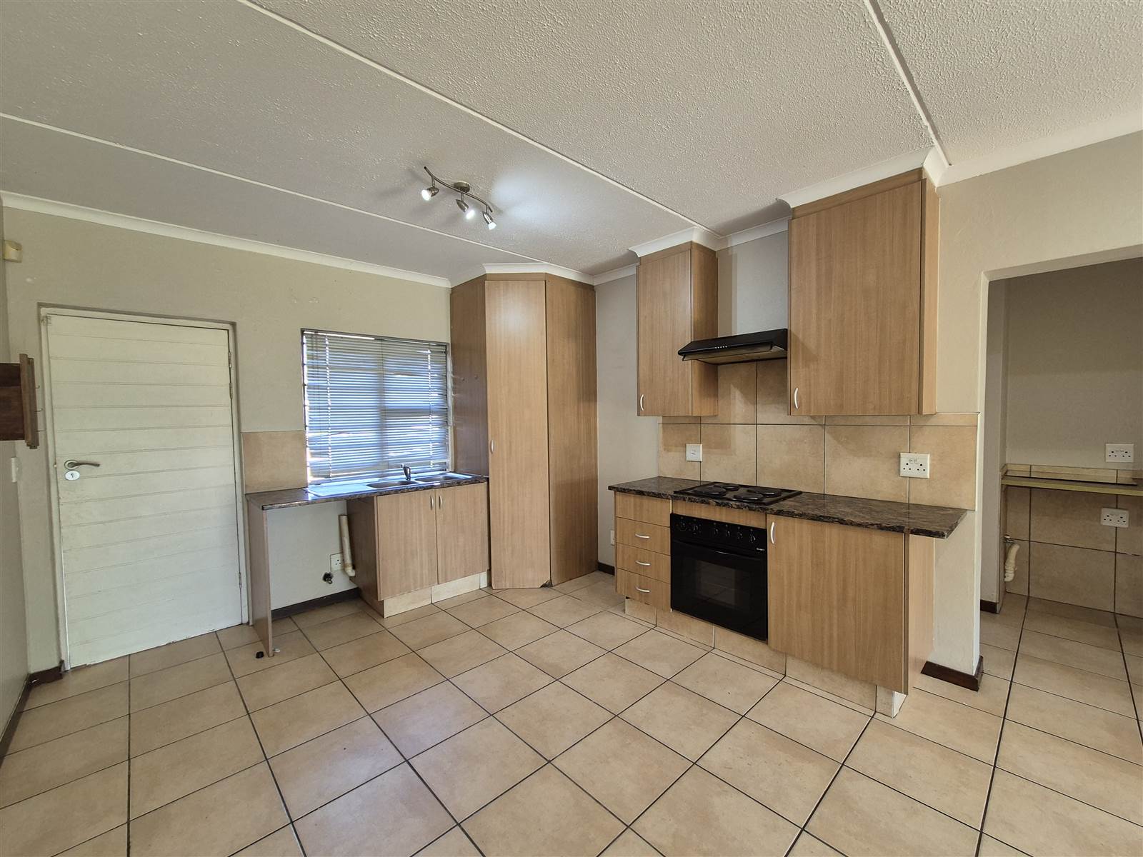 2 Bed Apartment in Greenstone Hill photo number 5