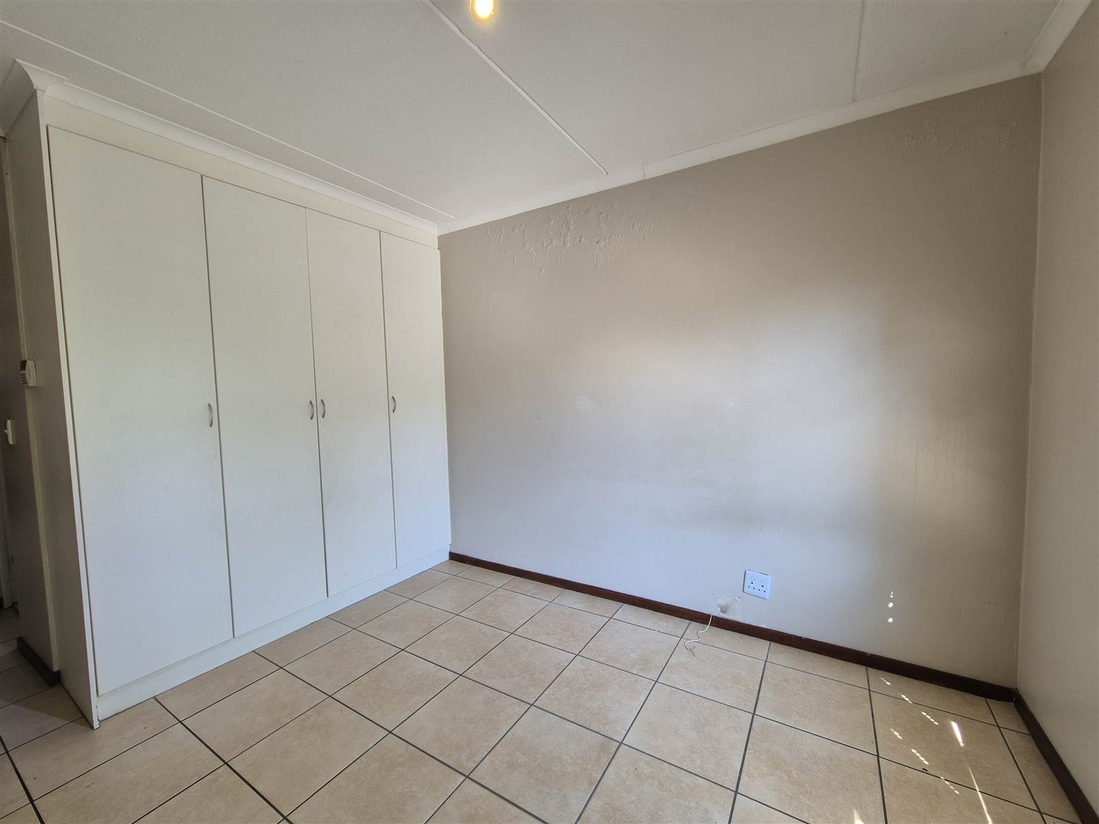 2 Bed Apartment in Greenstone Hill photo number 16
