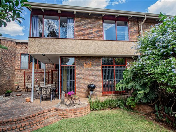 3 Bed Townhouse in Lynnwood Manor