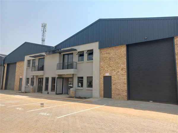 370  m² Industrial space