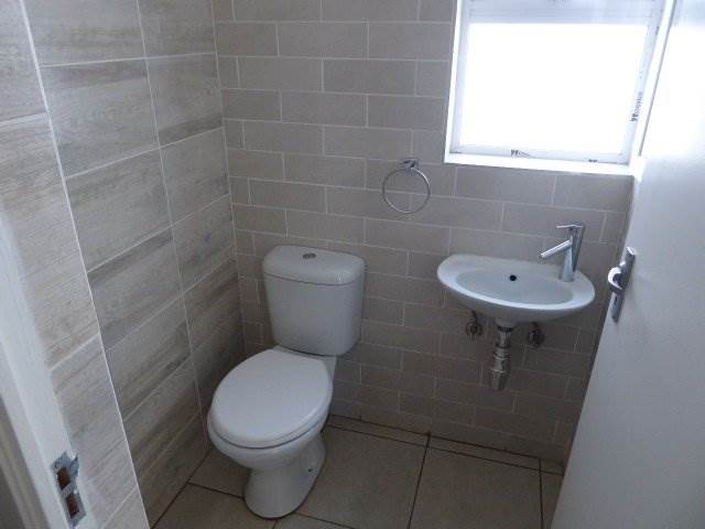 3 Bed Townhouse in Erasmus Park photo number 11