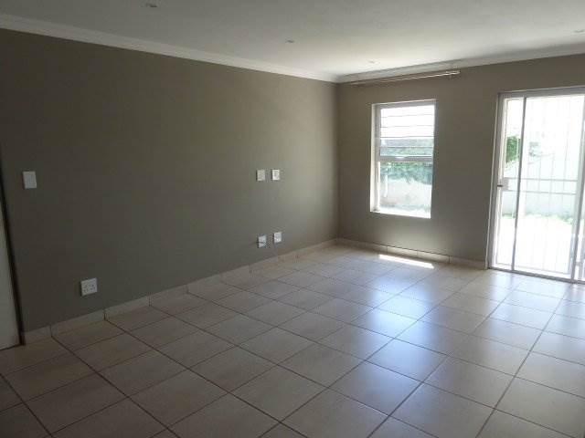 3 Bed Townhouse in Erasmus Park photo number 5