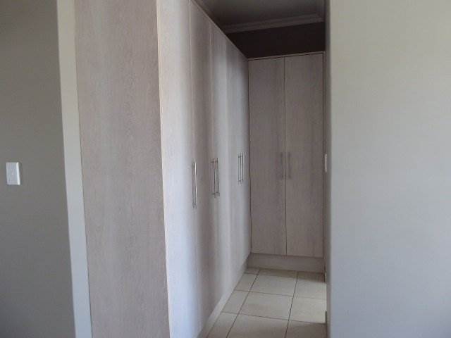 3 Bed Townhouse in Erasmus Park photo number 14