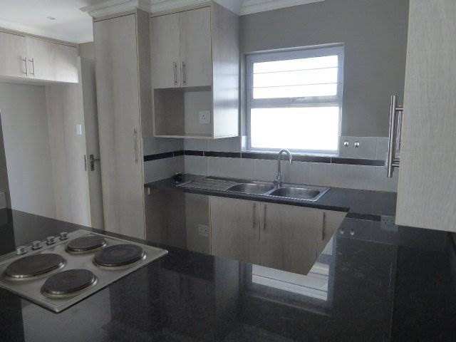 3 Bed Townhouse in Erasmus Park photo number 9