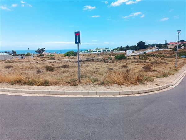 305 m² Land available in St Helena Views