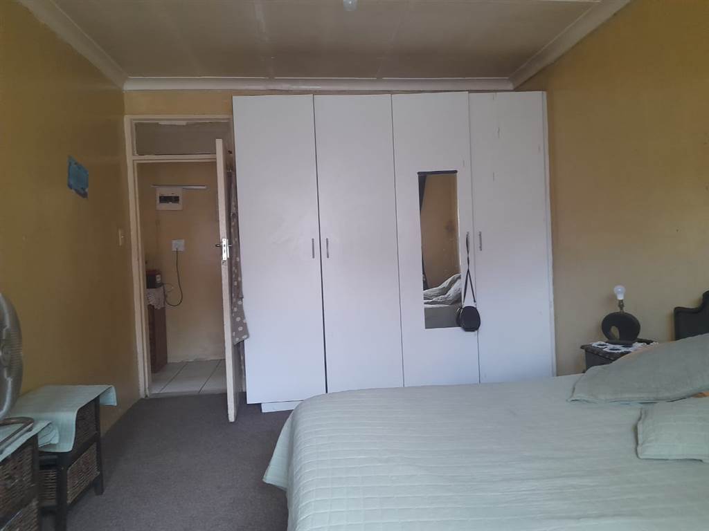 11 Bed House in Boksburg North photo number 11