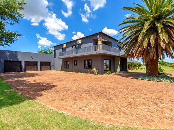 8 Bed House in Tarlton