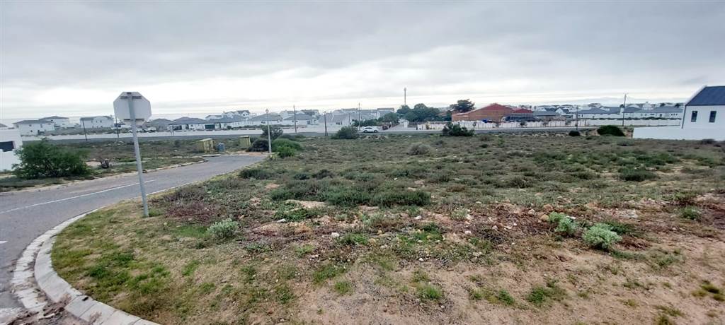 833 m² Land available in Da Gama Bay photo number 9