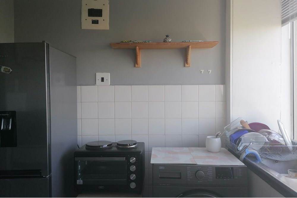1 Bed Apartment in Rondebosch photo number 2