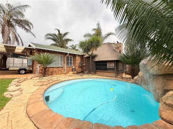 3 Bedroom House 3 Bedroom House