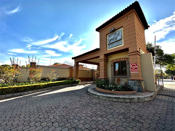 3 Bedroom Simplex 3 Bedroom Simplex