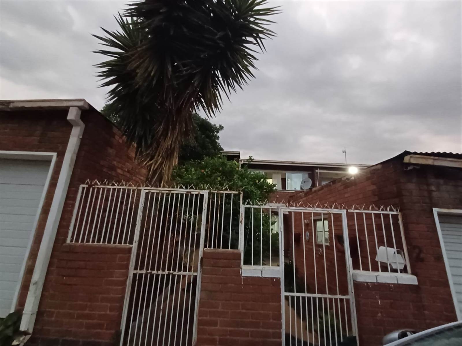2 Bed Townhouse in Rosettenville photo number 15
