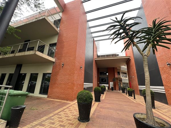 428  m² Commercial space in Woodmead
