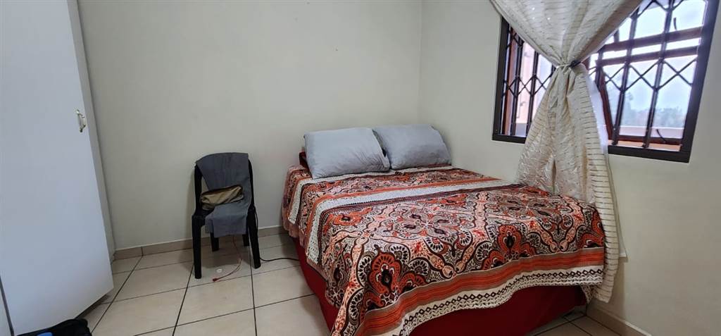 2 Bed Apartment in Empangeni Central photo number 6