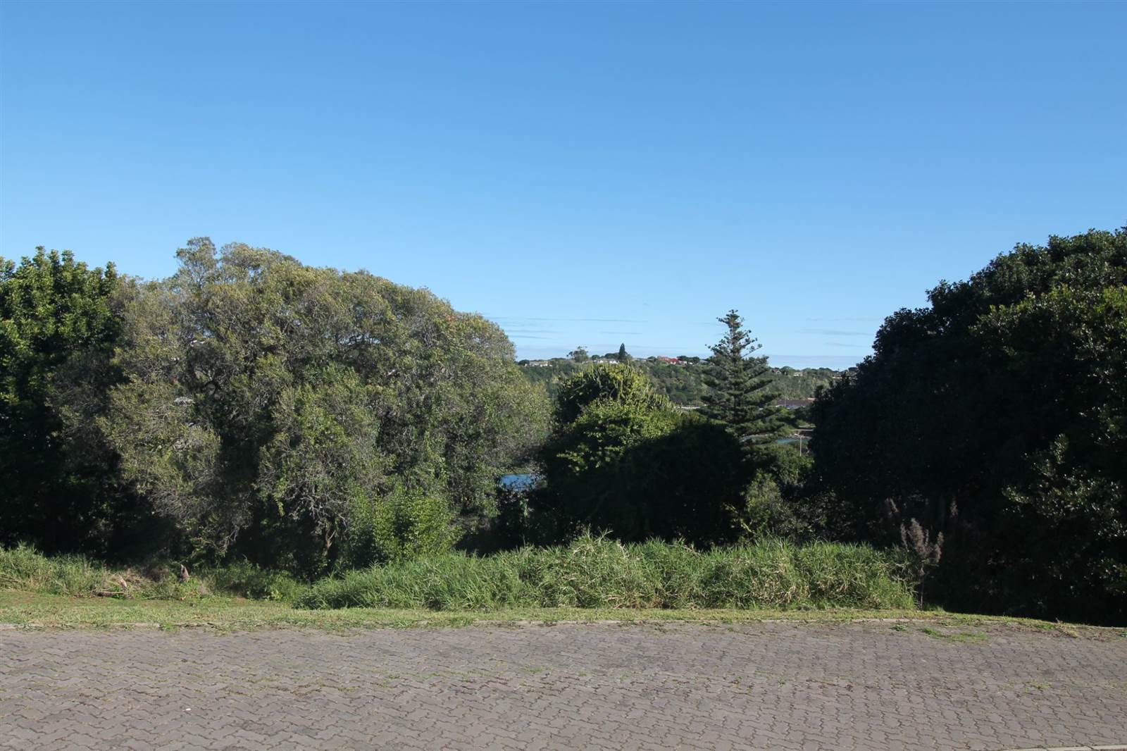 697 m² Land available in East Bank photo number 4