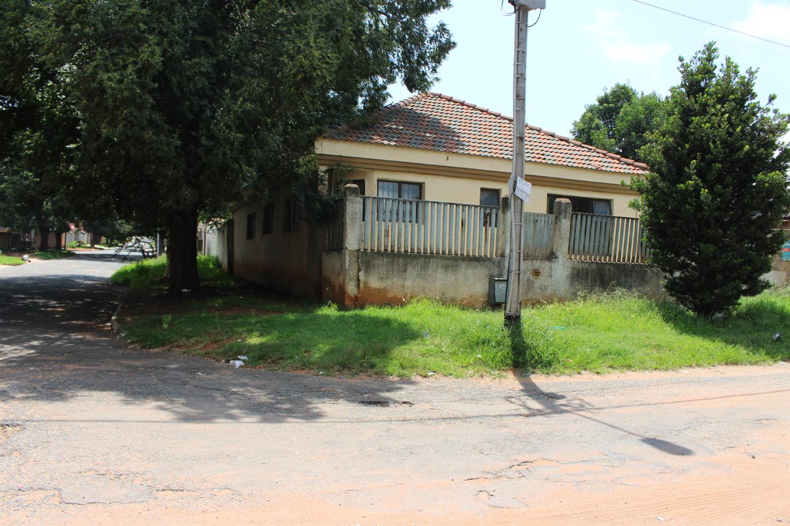 3 Bed House in Roodepoort North photo number 4