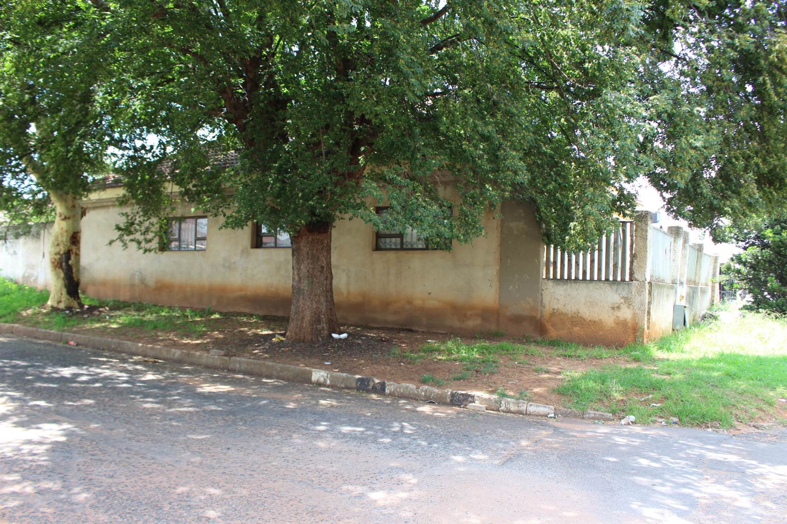 3 Bed House in Roodepoort North photo number 5