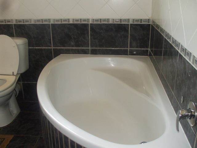3 Bed Apartment in Lydenburg photo number 17