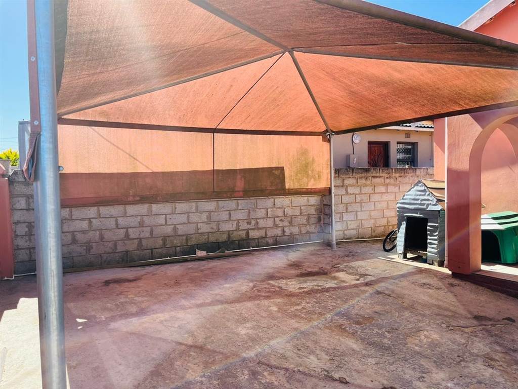 2 Bed House in Mdantsane photo number 19