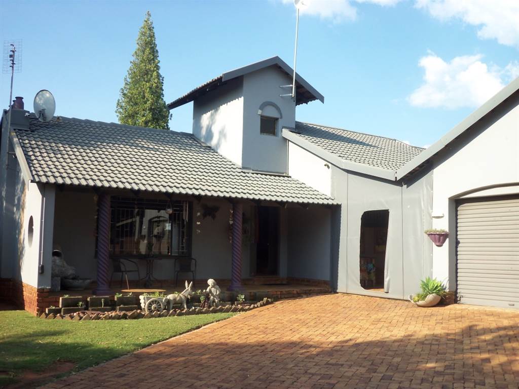 3 Bed House in Kanonkop photo number 1
