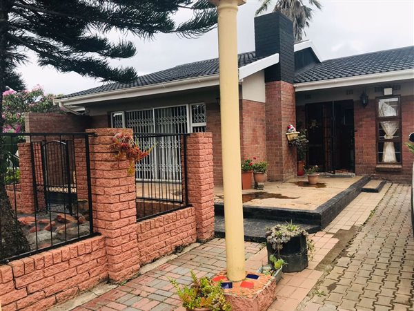 9 Bed House in Southernwood