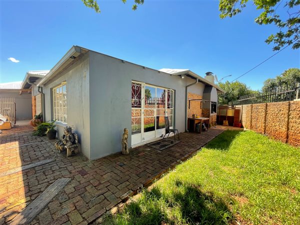 3 Bed Garden Cottage