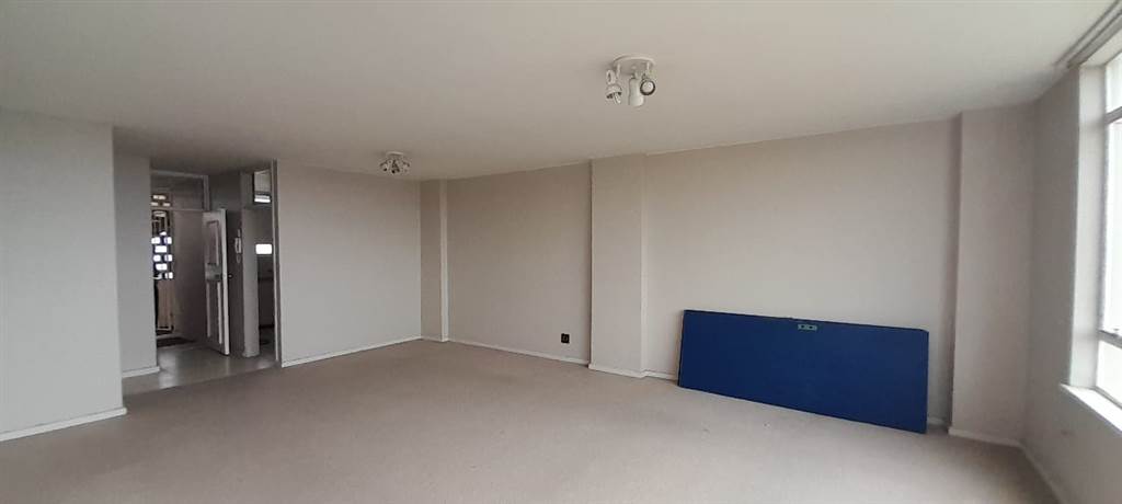 2 Bed Apartment in Morningside photo number 15