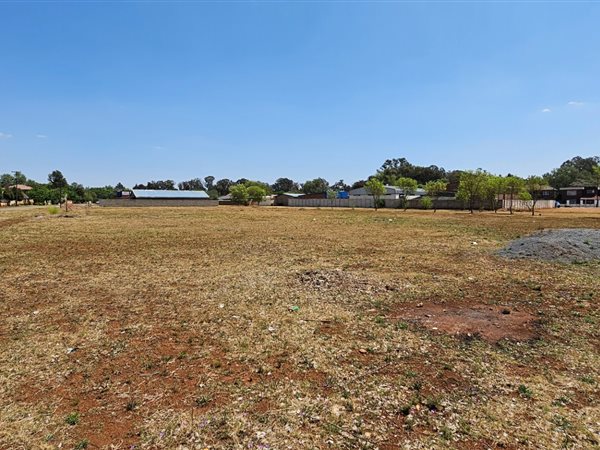 1 000 m² Land