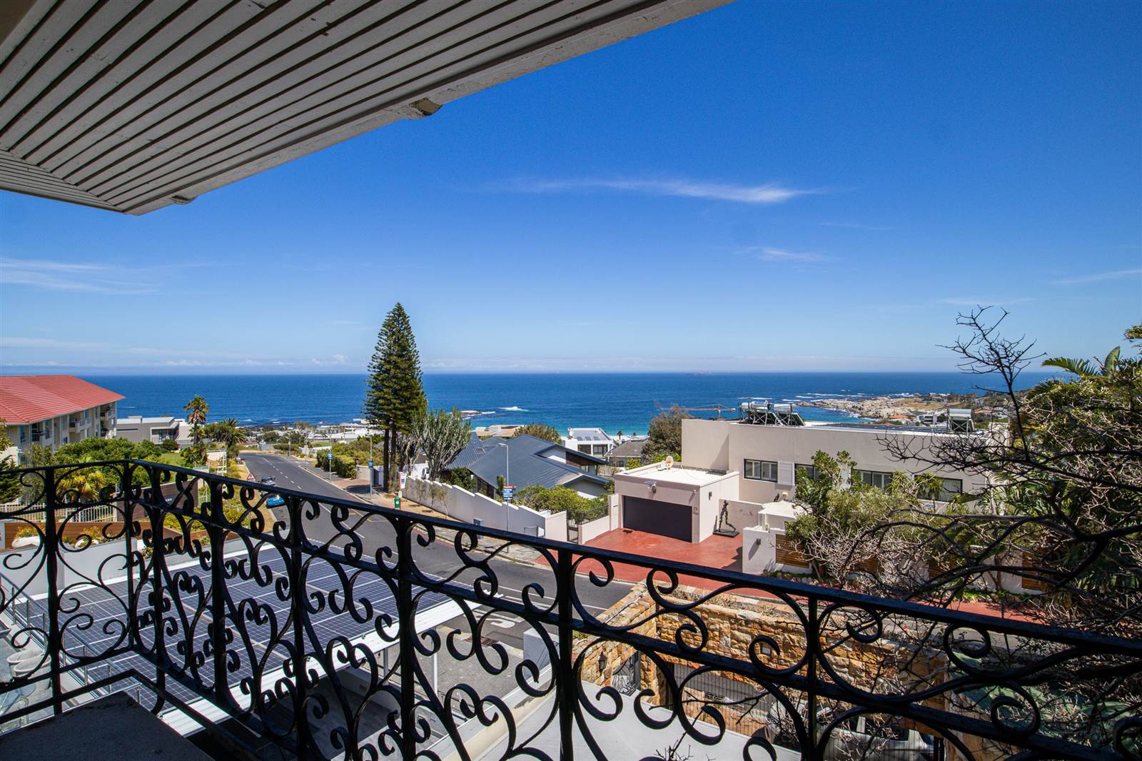 4 Bed House in Camps Bay photo number 19