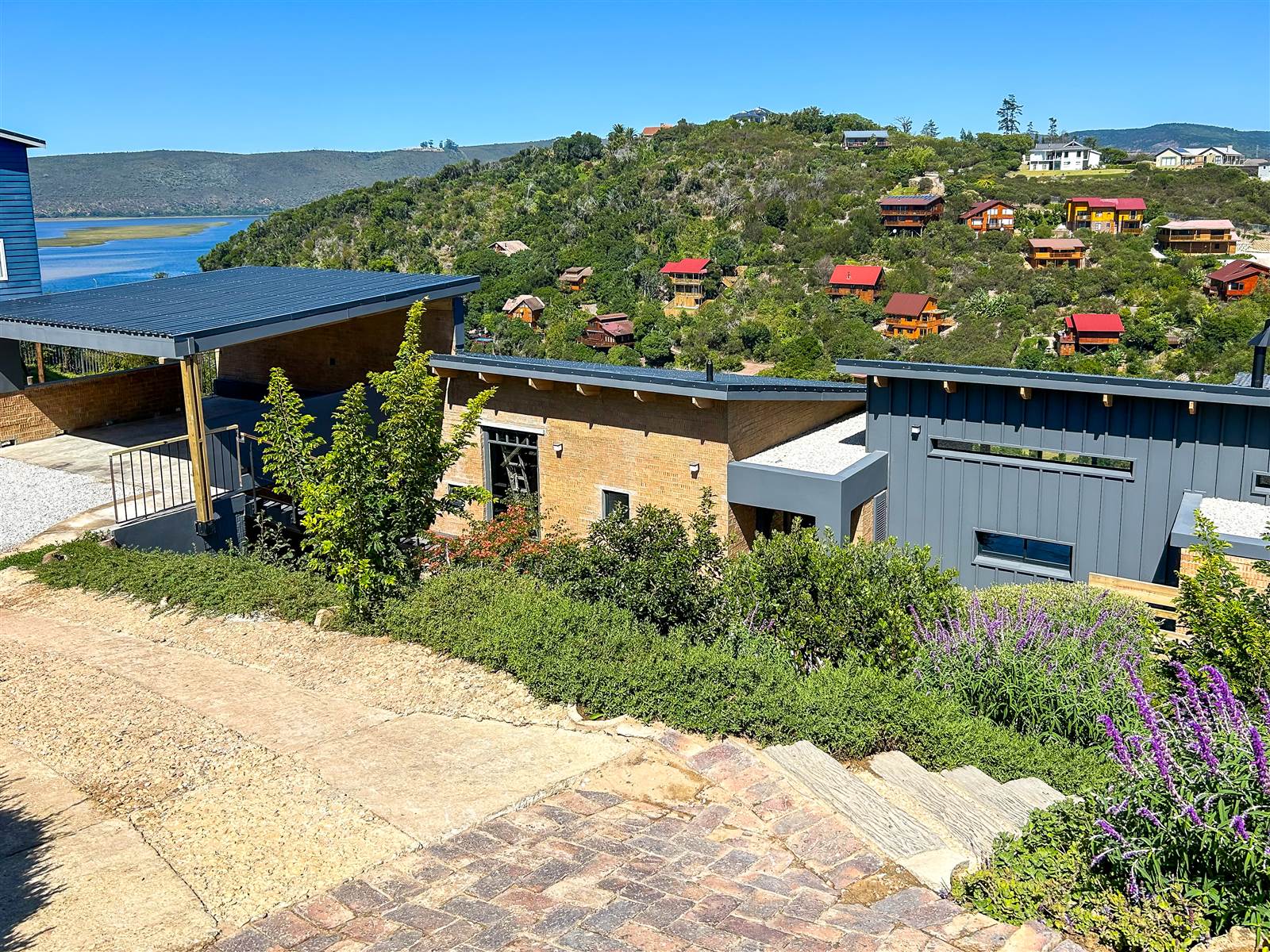 3 Bed House in Knysna Heights photo number 2