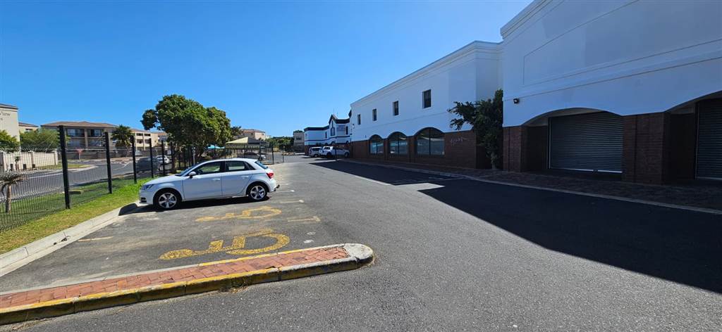 868  m² Commercial space in Parklands photo number 3
