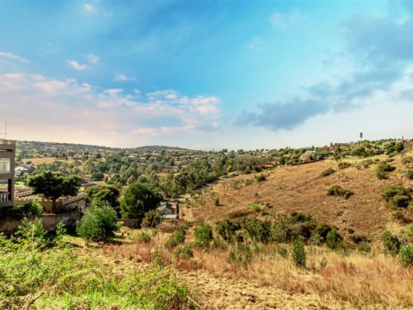 2390 m² Land available in Roodekrans