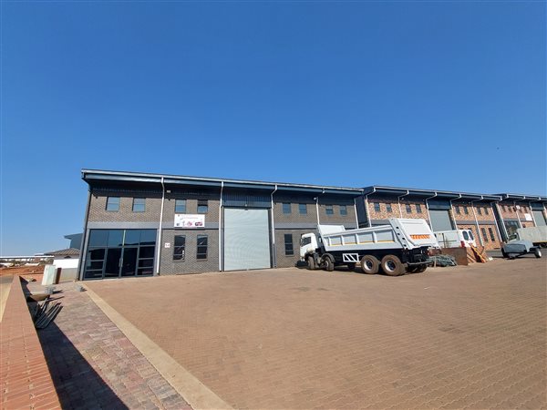 1 175  m² Industrial space