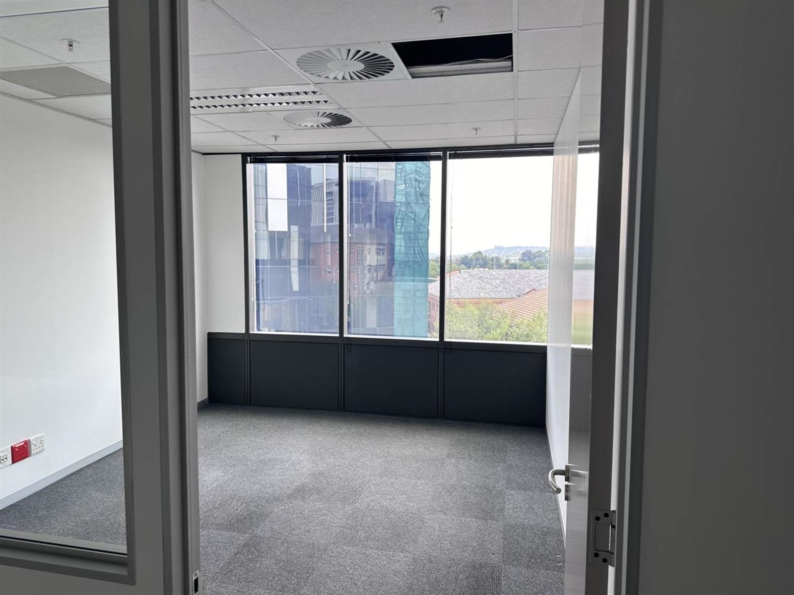 501.2  m² Office Space in Menlyn photo number 9