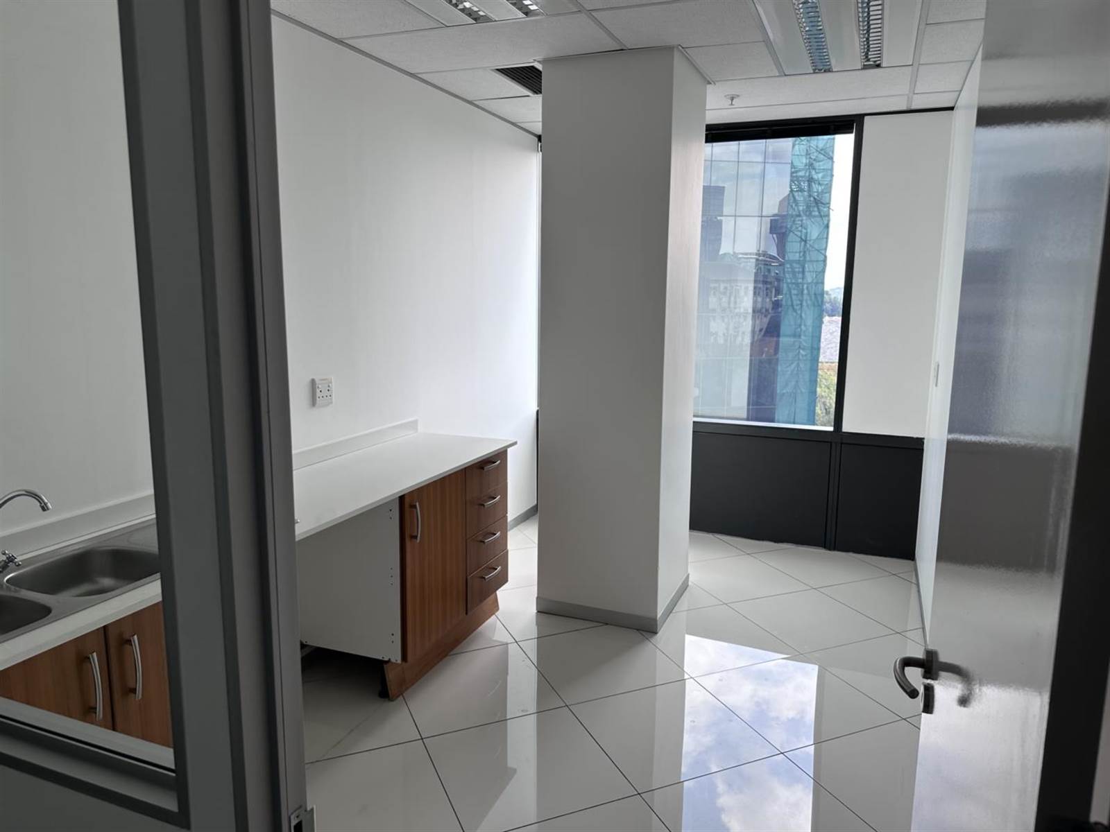501.2  m² Office Space in Menlyn photo number 4