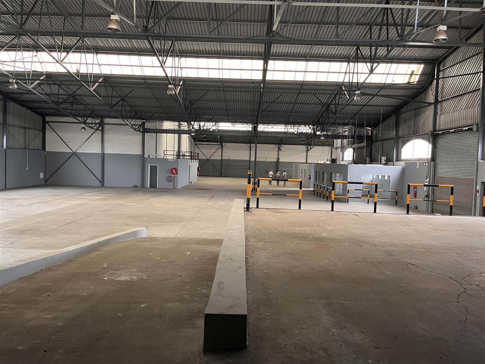 2250  m² Industrial space in North End photo number 15