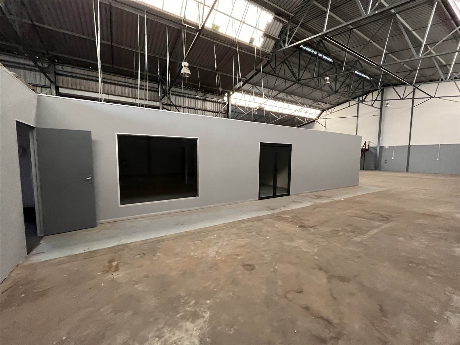 2250  m² Industrial space in North End photo number 17