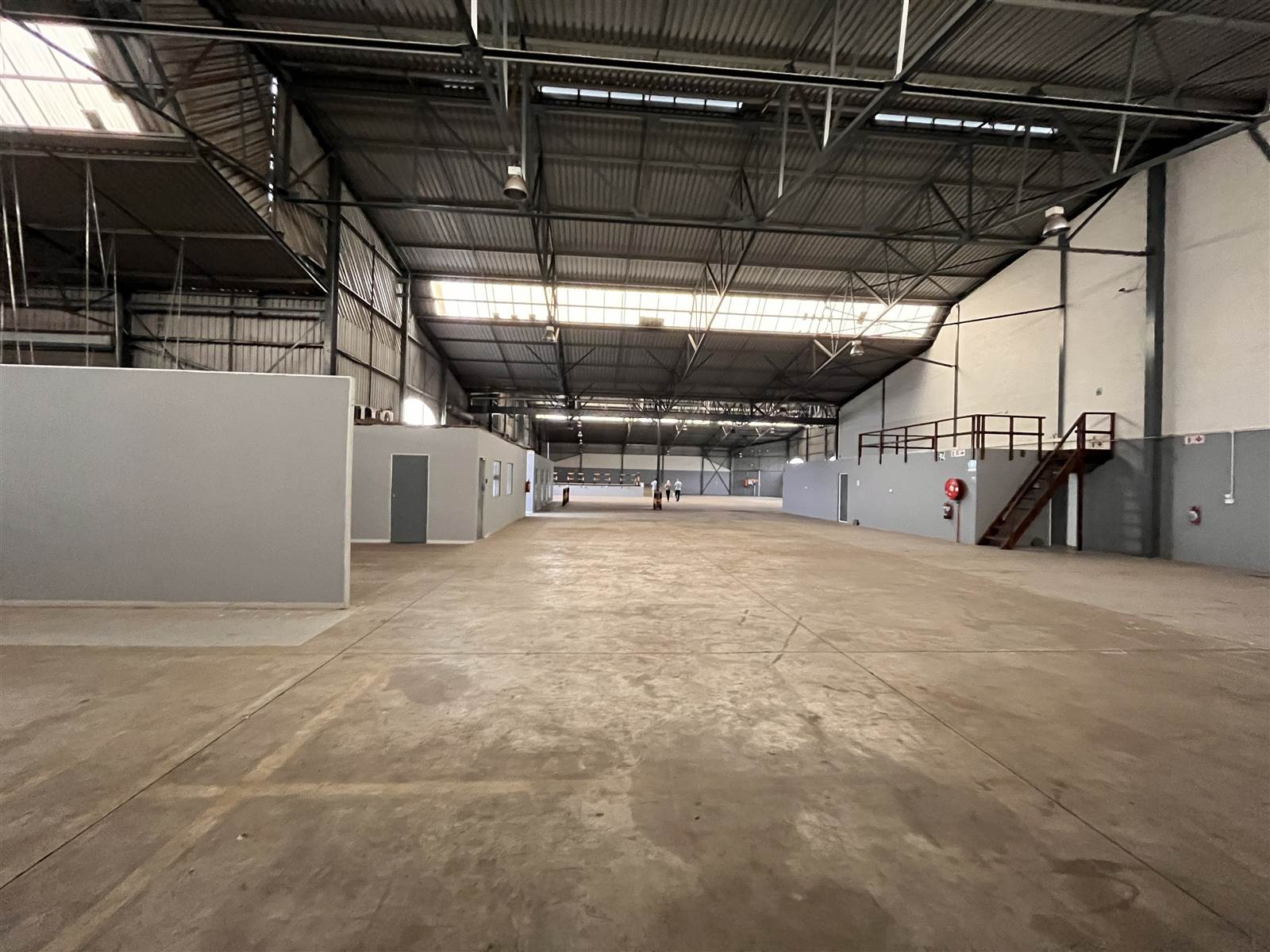 2250  m² Industrial space in North End photo number 9