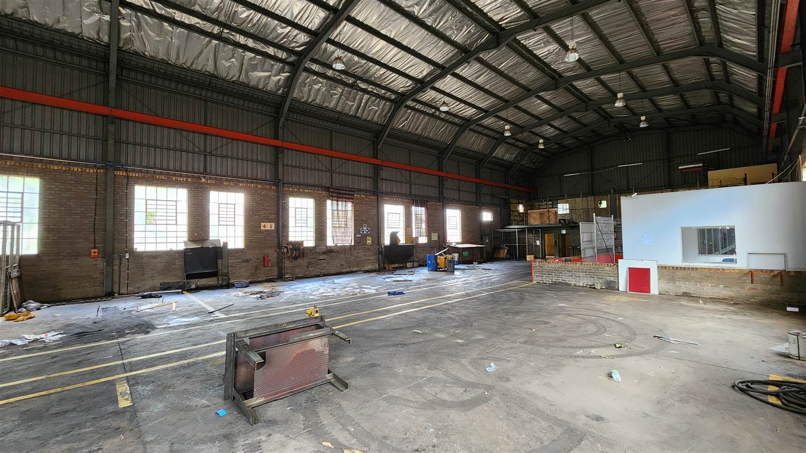 1500  m² Industrial space in Sebenza photo number 8