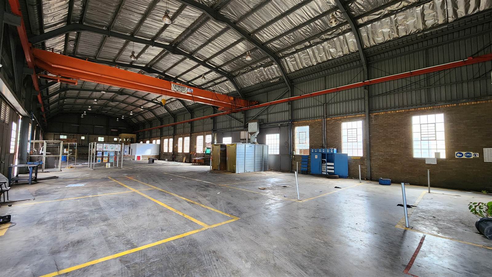 1500  m² Industrial space in Sebenza photo number 2