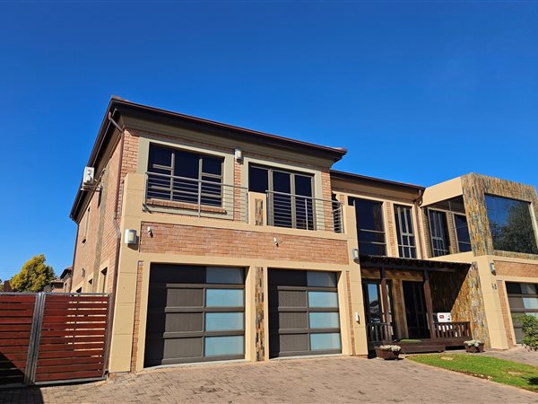 4 Bedroom House 4 Bedroom House