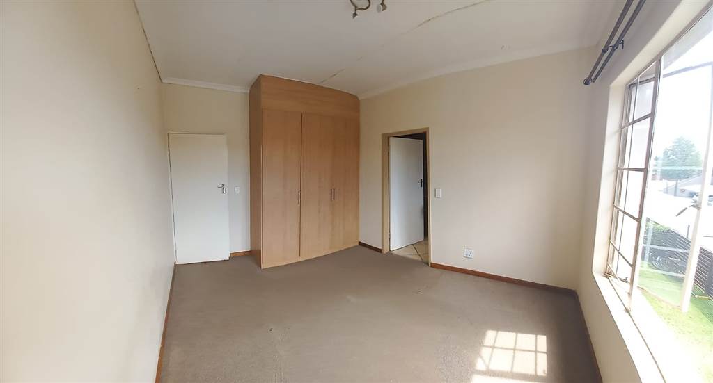 2 Bed Apartment in Rynfield photo number 14