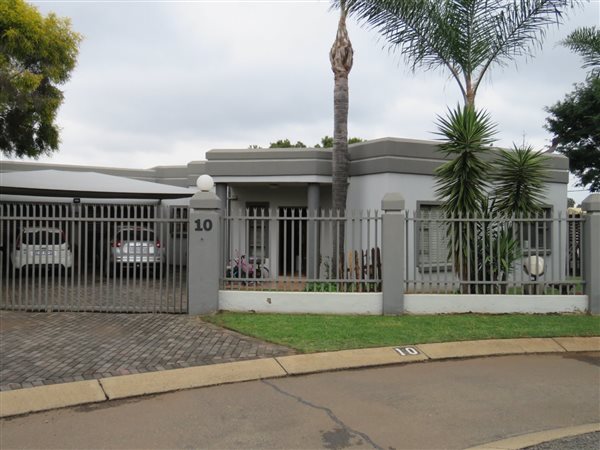 2 Bedroom House 2 Bedroom House
