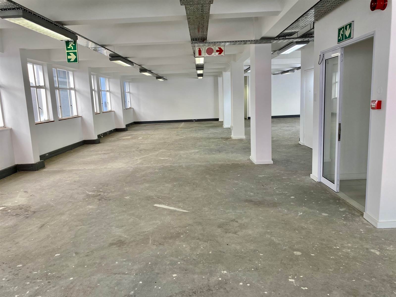 372  m² Commercial space in Cape Town City Centre photo number 9