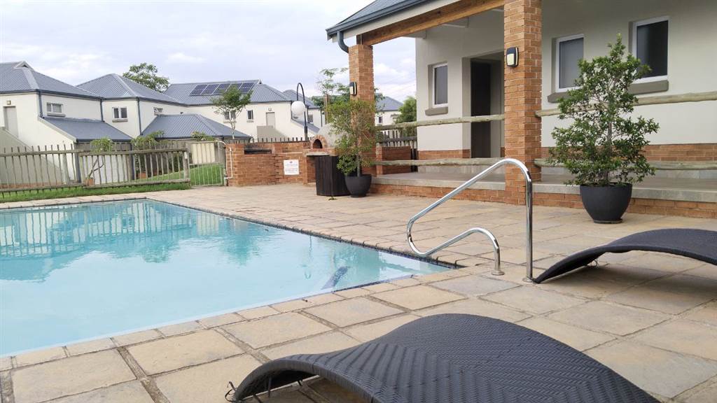 4 Bed House in Fourways photo number 1