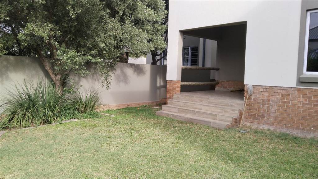 4 Bed House in Fourways photo number 22