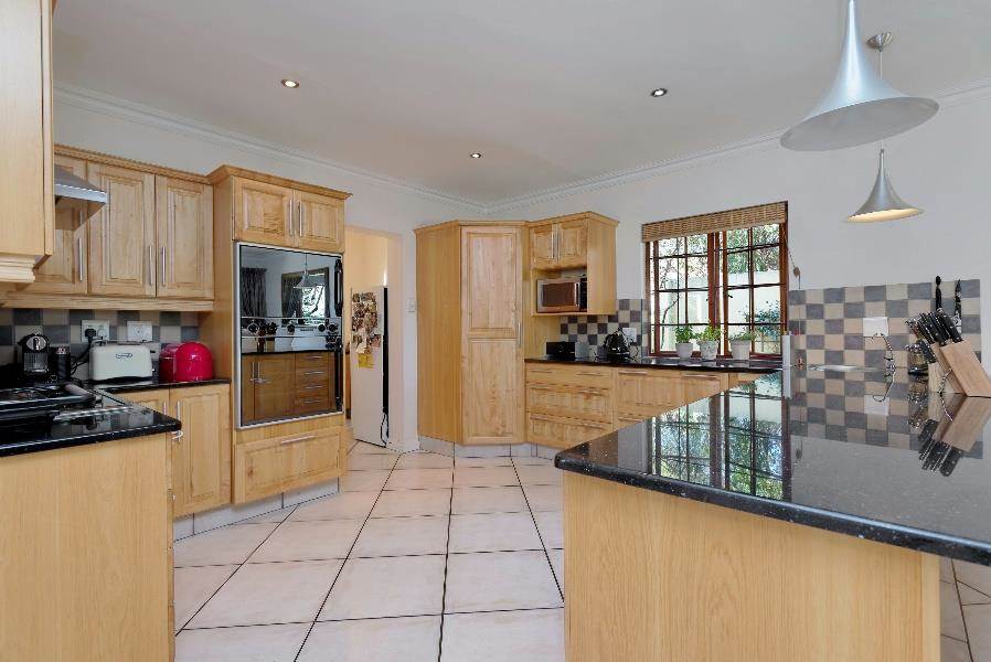 4 Bed Cluster in Westcliff photo number 7