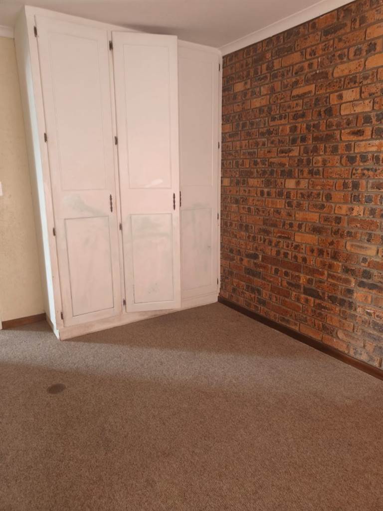 1 Bed Apartment in Secunda photo number 6